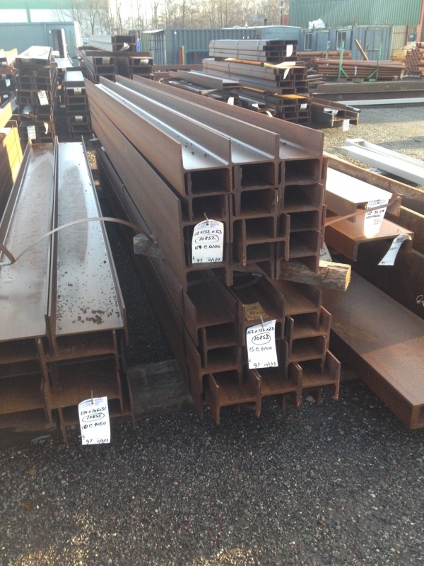 152mm x 152mm 23 Kg/mtr uc 4.100 Mtr Universal Column Steel Beam