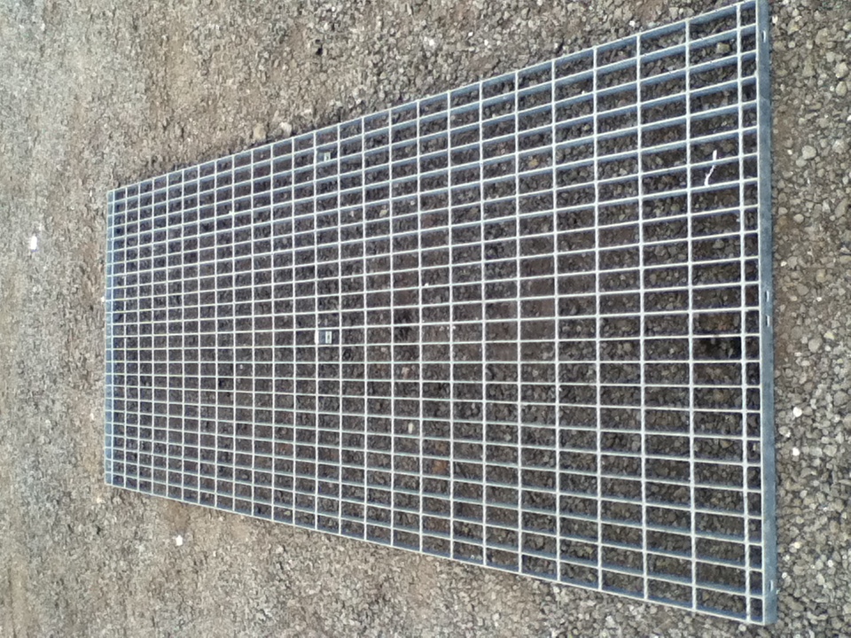 Floor Walkway Steel Grating 2.240mtr x 1000mm Second Hand 35x3
