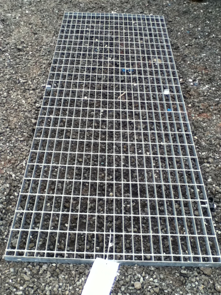 Floor Walkway Steel Grating 2.200mtr x 1000mm Second Hand 35x3