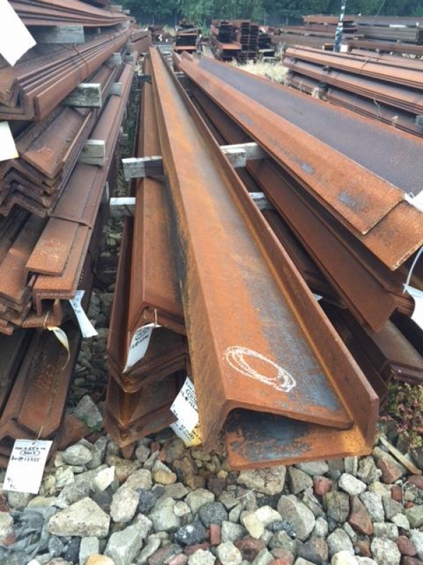 12.200mtr Stock Rusty 200mm x 100mm x 10mm Mild Steel Angle Iron From