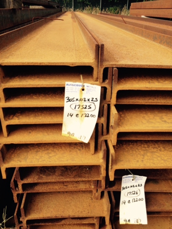 12.200mtr 305mm x 102mm x 28 Kg/m Steel Beam / ub Universal Beam / Rsj